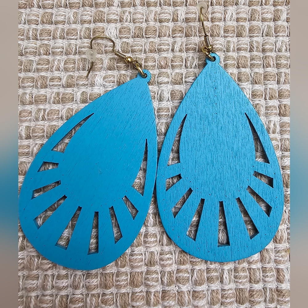 Bohemian Turquoise Wood Teardrop Cutout Earrings NWOT - Picture 4 of 6